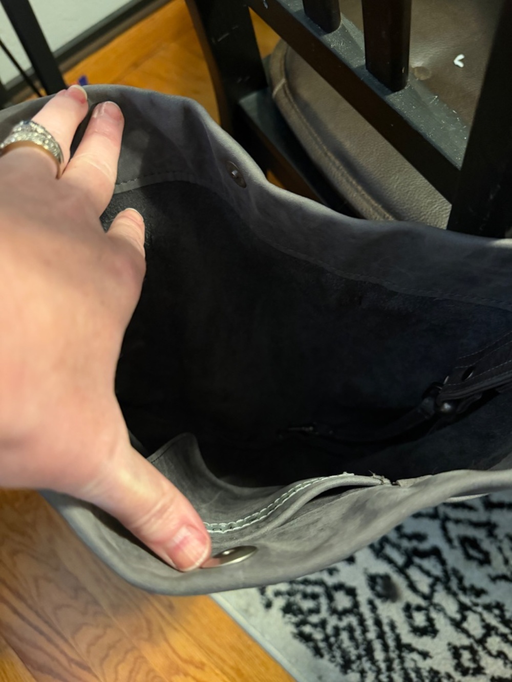 EUC Rough & Tumble Small Leather Lotus in Granite Gray/Grey - Picture 4 of 8